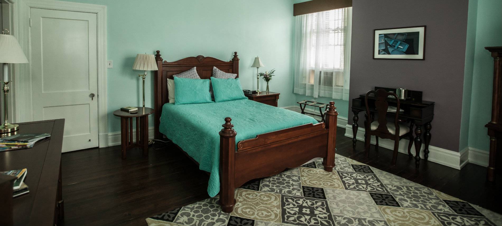 Jasmine Room with a pastel green bedspread